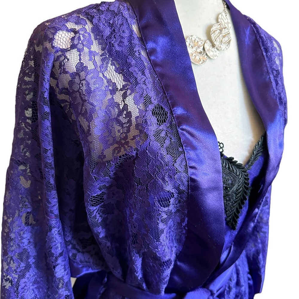 Vintage 2-piece Victoria Secret Lingerie Slip & Robe 🤩 - Picture 11 of 13